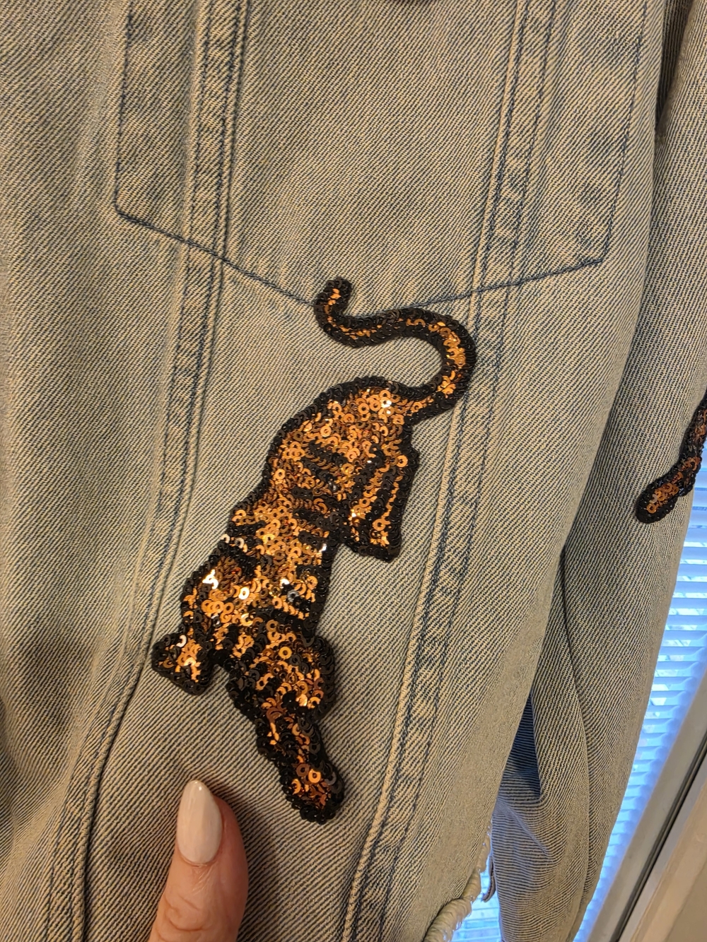 Bibi Light Blue Embellished Sequin Tiger Denim Jacket - Picture 4 of 5